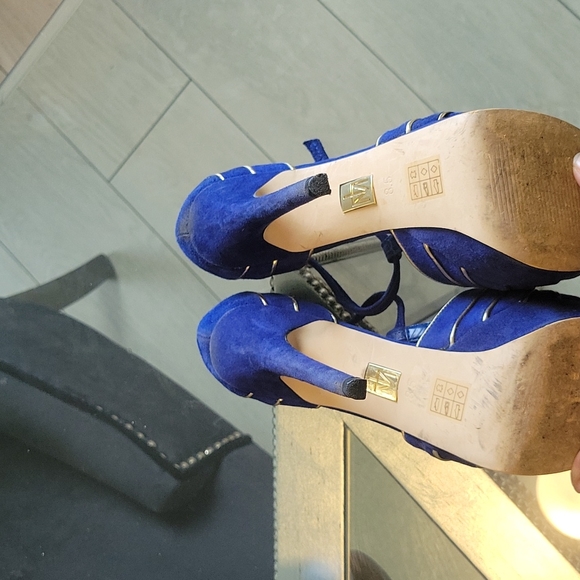 Royal blue truth or dare by Madonna heels - Picture 4 of 5